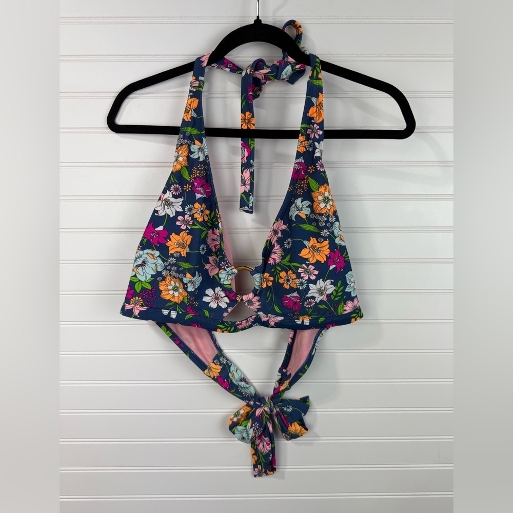 California Sunshine women’s blue floral halter bikini top. Size 3X.